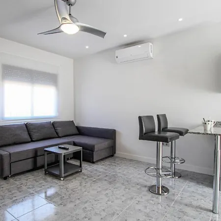Apartamento Amazing In W/ Outdoor Swimming Pool, Wifi And Outdoor Swimming Pool Torrevieja