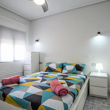 Apartamento Amazing In W/ Outdoor Swimming Pool, Wifi And Outdoor Swimming Pool Torrevieja
