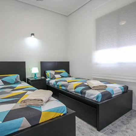 Amazing In W/ Outdoor Swimming Pool, Wifi And Outdoor Swimming Pool Torrevieja